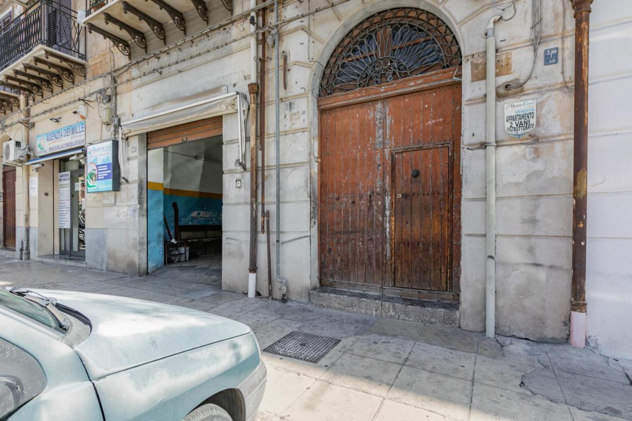 Corso Dei Mille Station Flat With Balcony Lägenhet Palermo Exteriör bild